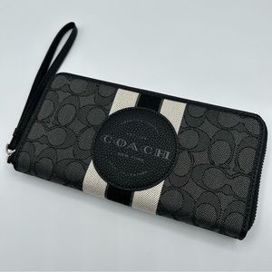 Dempsey Wallet In Signature Jacquard With Stripe And Coach Patch